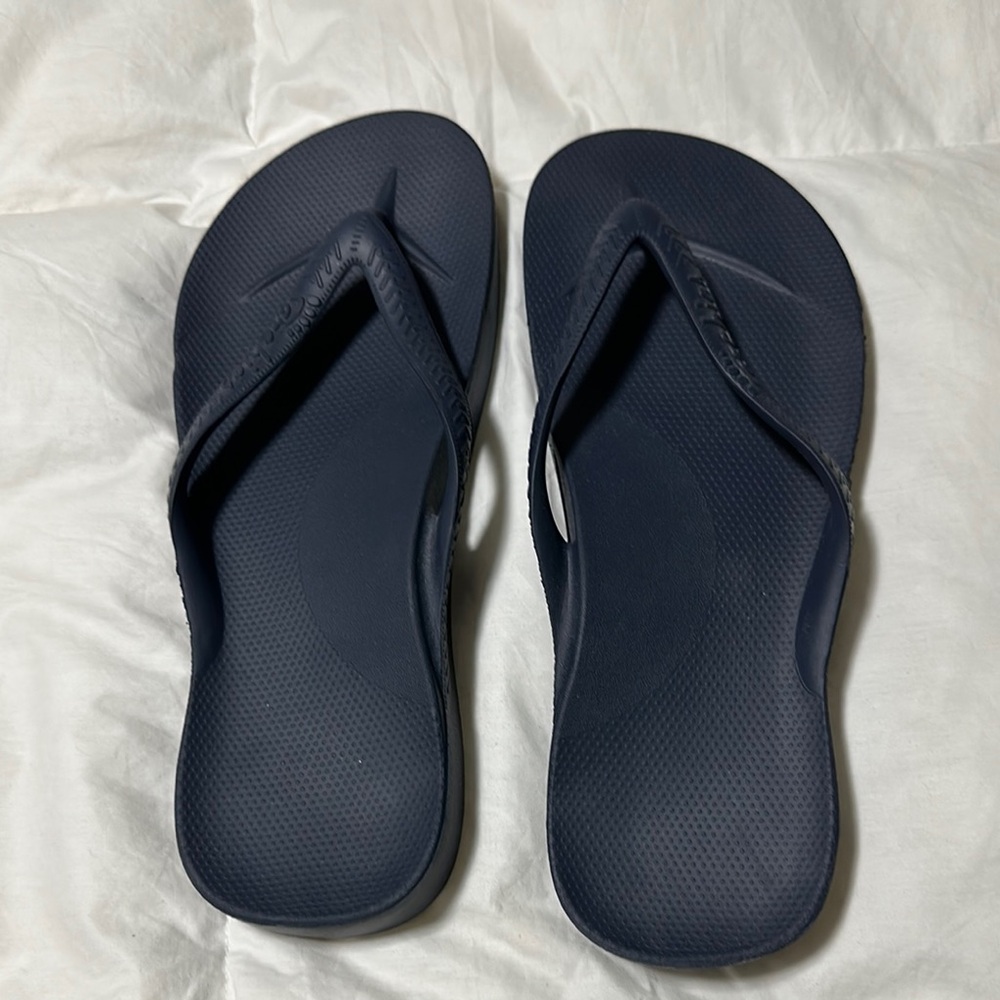 Archies Flip-Flop Sandals